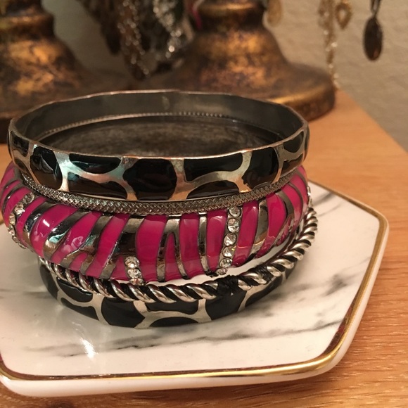 Bundle of 5 Buckle bracelets - Picture 6 of 11